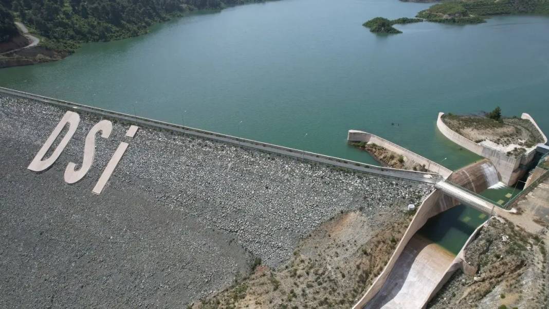 Hatay’da Su Krizi Kapıda: Karaçay Barajı Kuruma Noktasında! 3